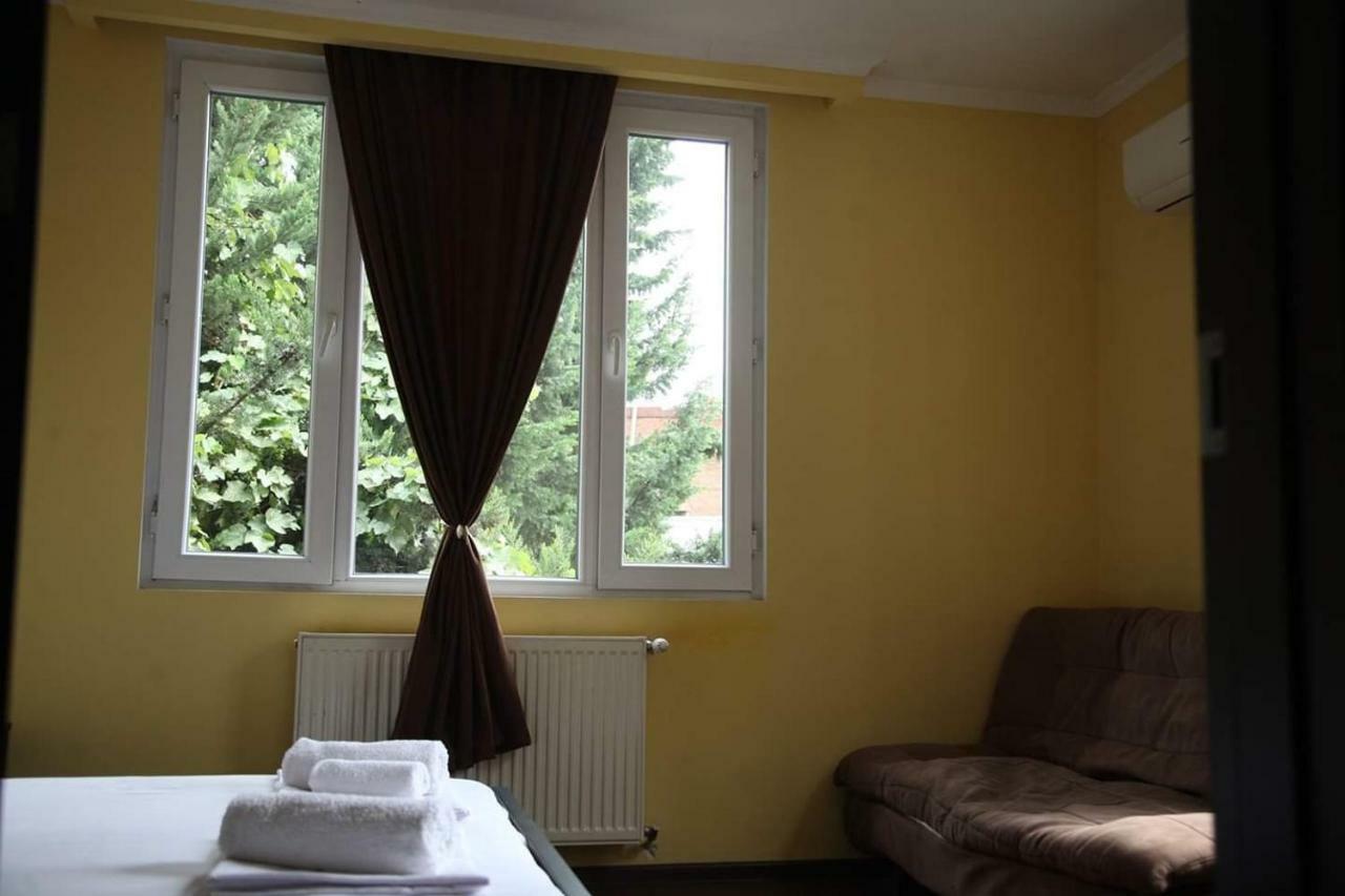 Guesthouse Different Τυφλίδα Εξωτερικό φωτογραφία